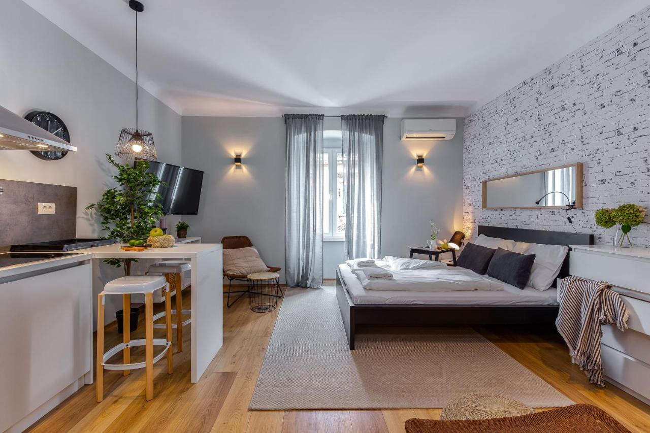 Adria Square Studios Rijeka Zewnętrze zdjęcie